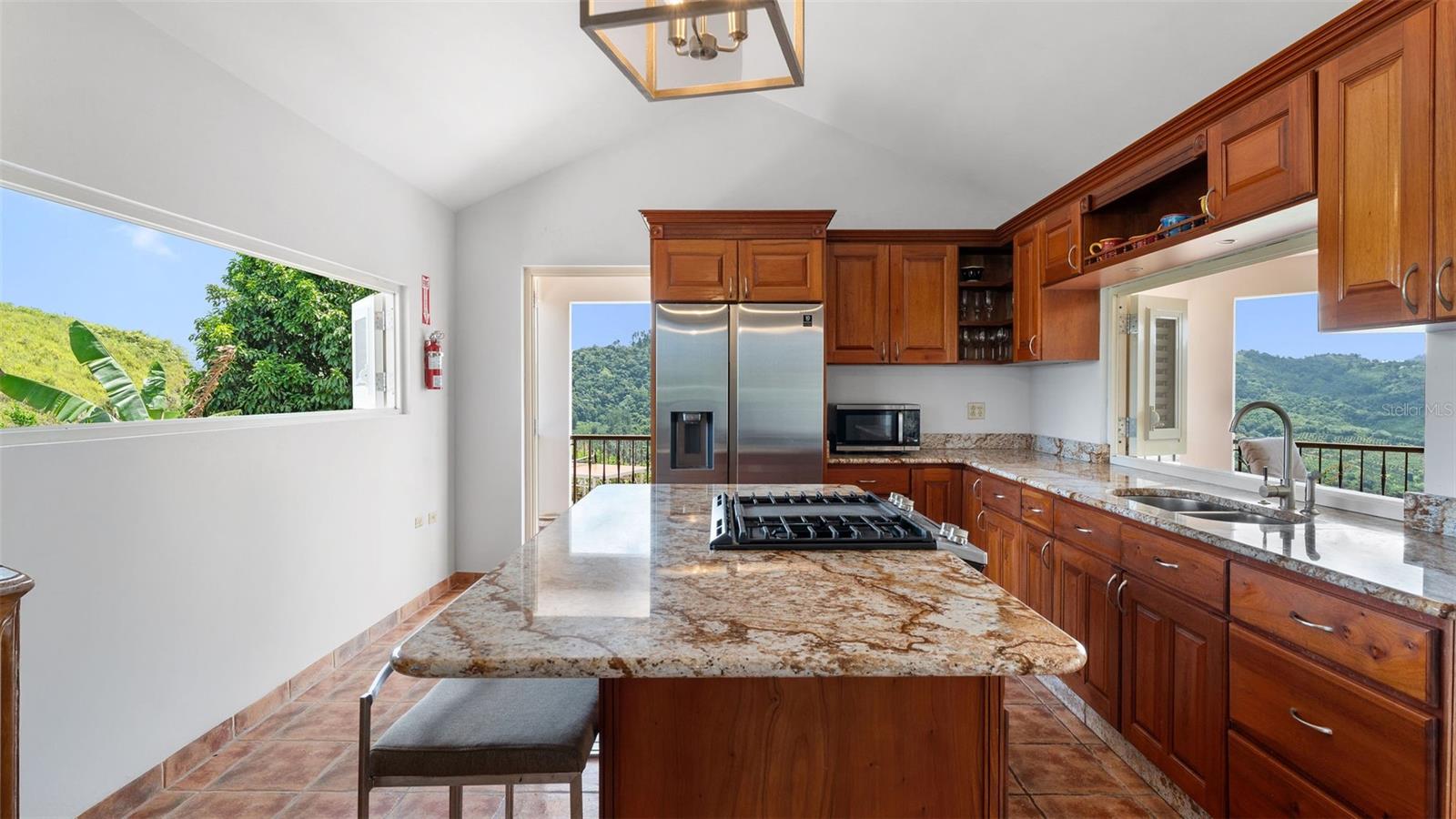 4428 Km 3.1 Int Property Photo 9