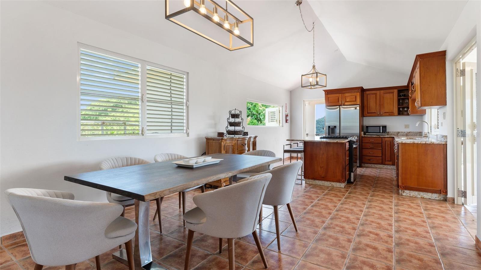 4428 Km 3.1 Int Property Photo 10