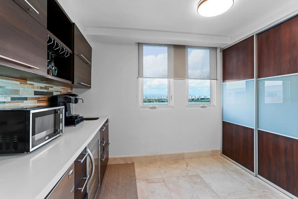 4327 Isla Verde Ave #ph 1506 Property Photo 18