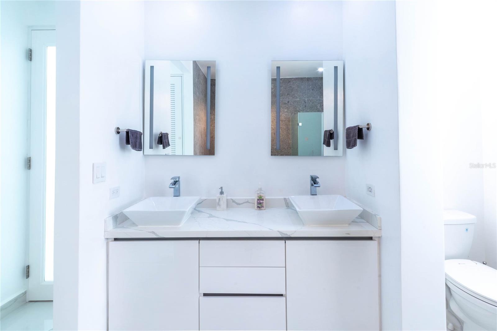 400 Ocean Drive #453 Property Photo 11