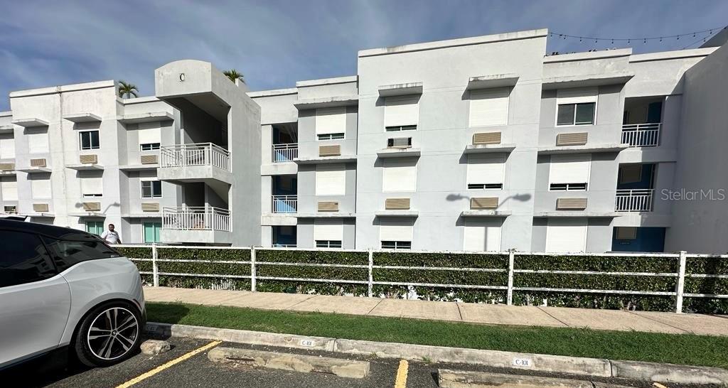 HILLSIDE VILLAGE Property Photo 1