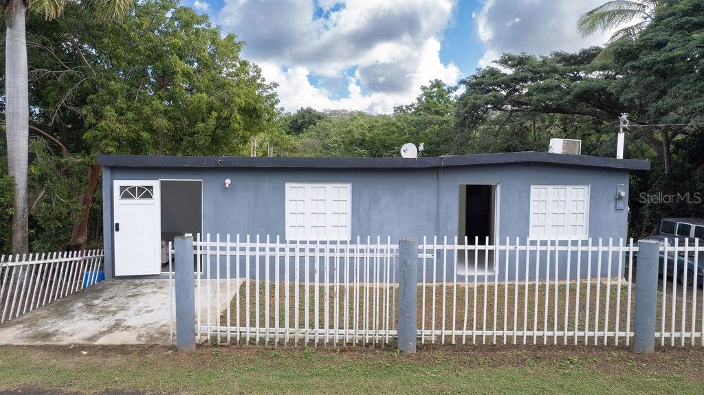 63 Sector Villa Borinquen Property Photo 1