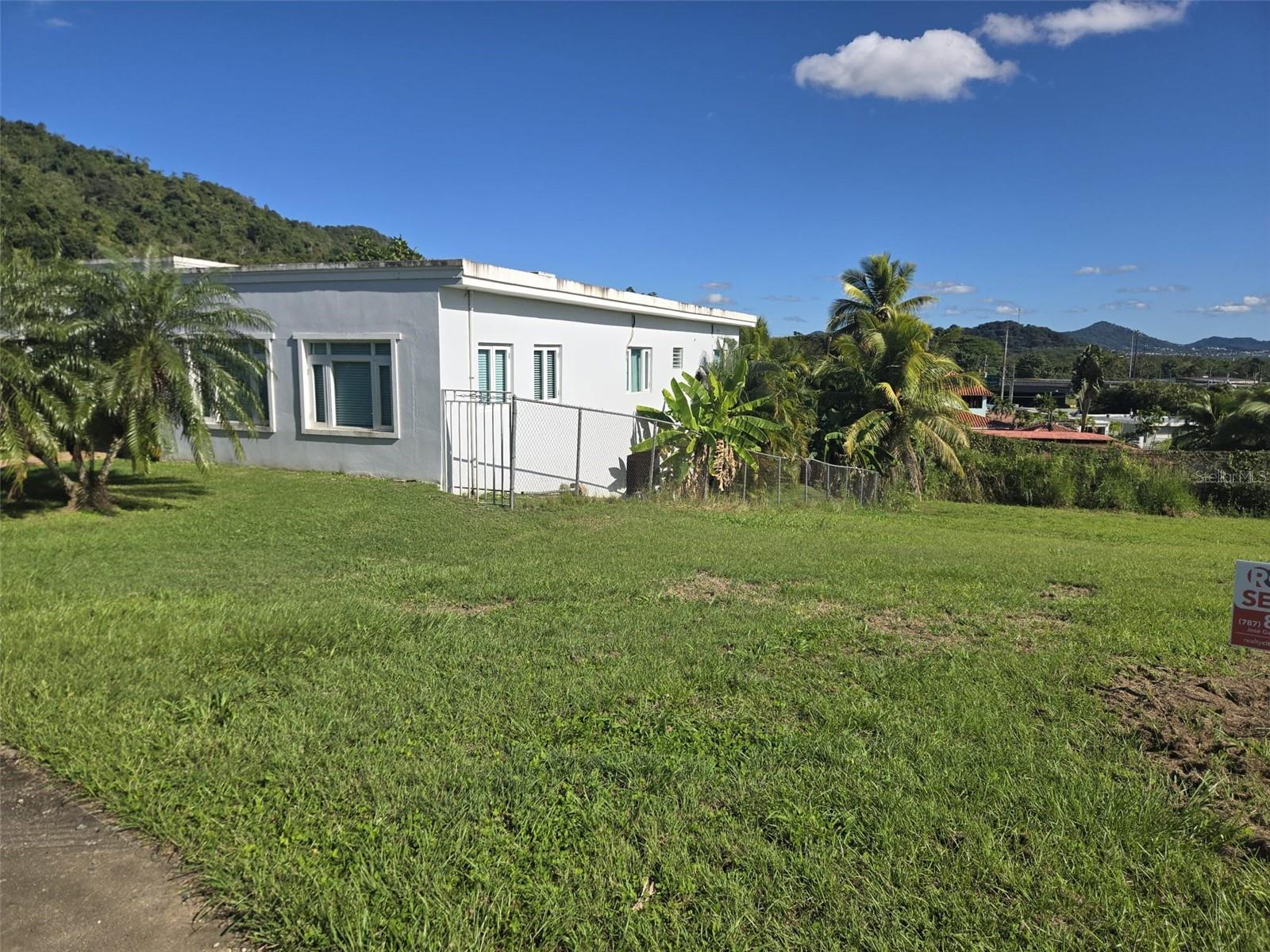 E-4 Urb. El Retiro Calle Recreo Property Photo 2