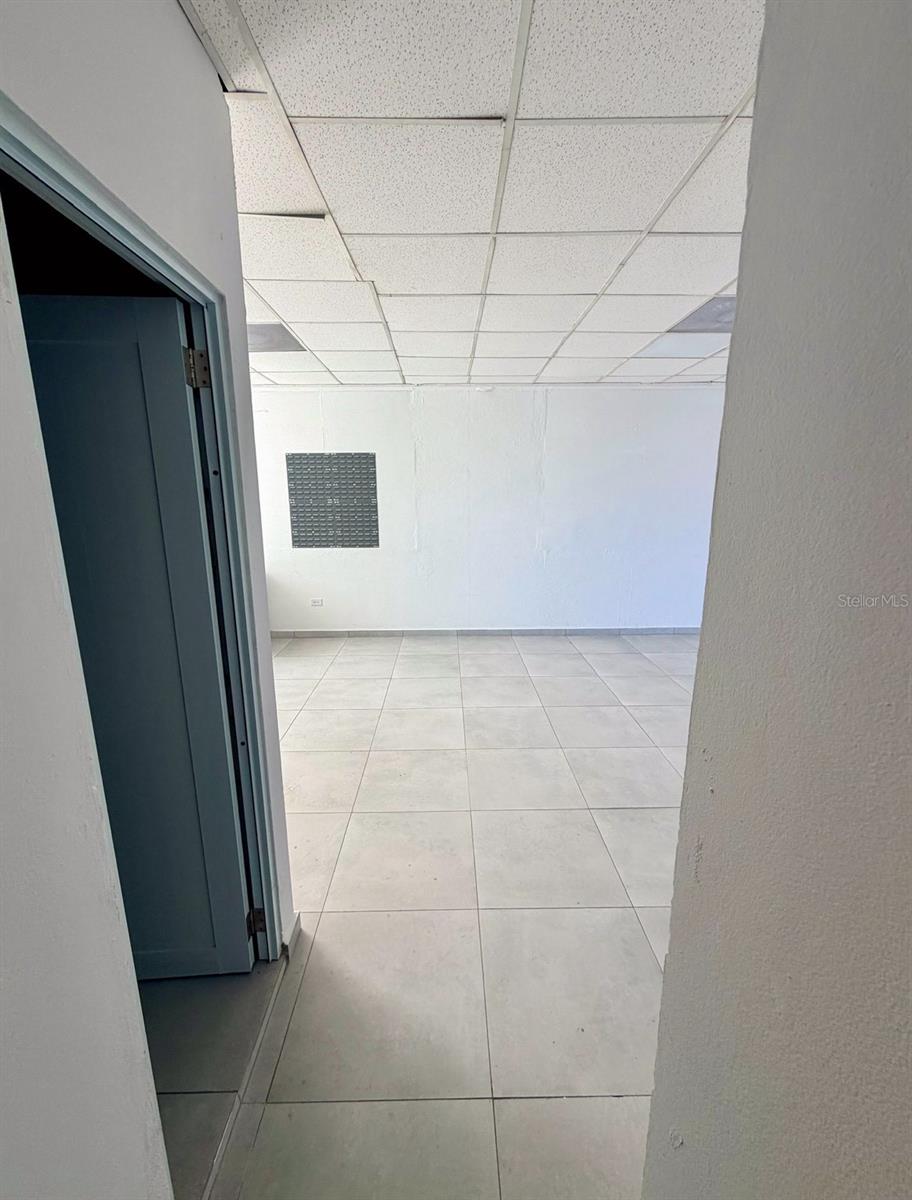 Edificio La Palma Calle Peral #1922 Property Photo 6