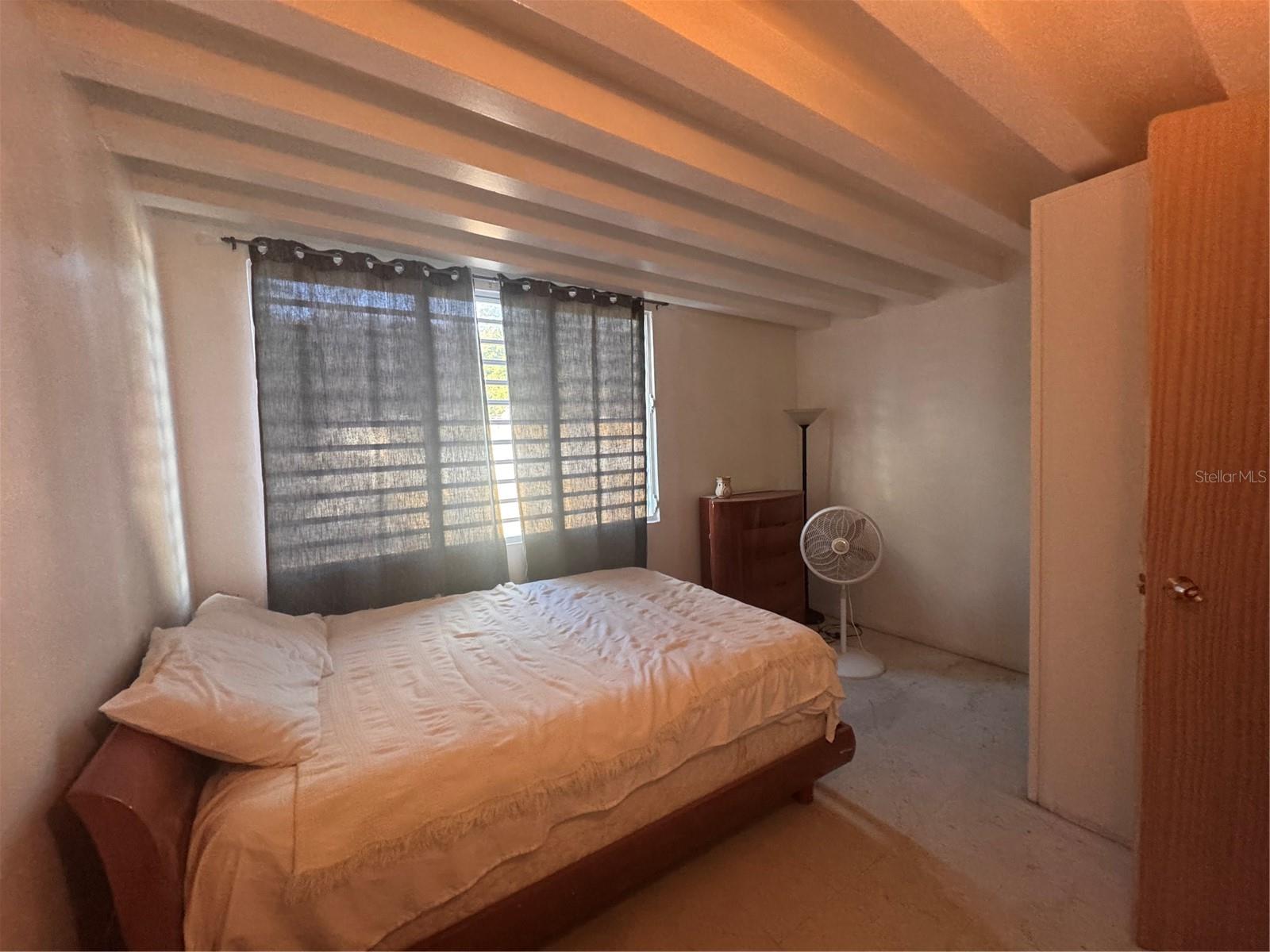 V-4 Calle 1 Reparto Valencia Property Photo 8