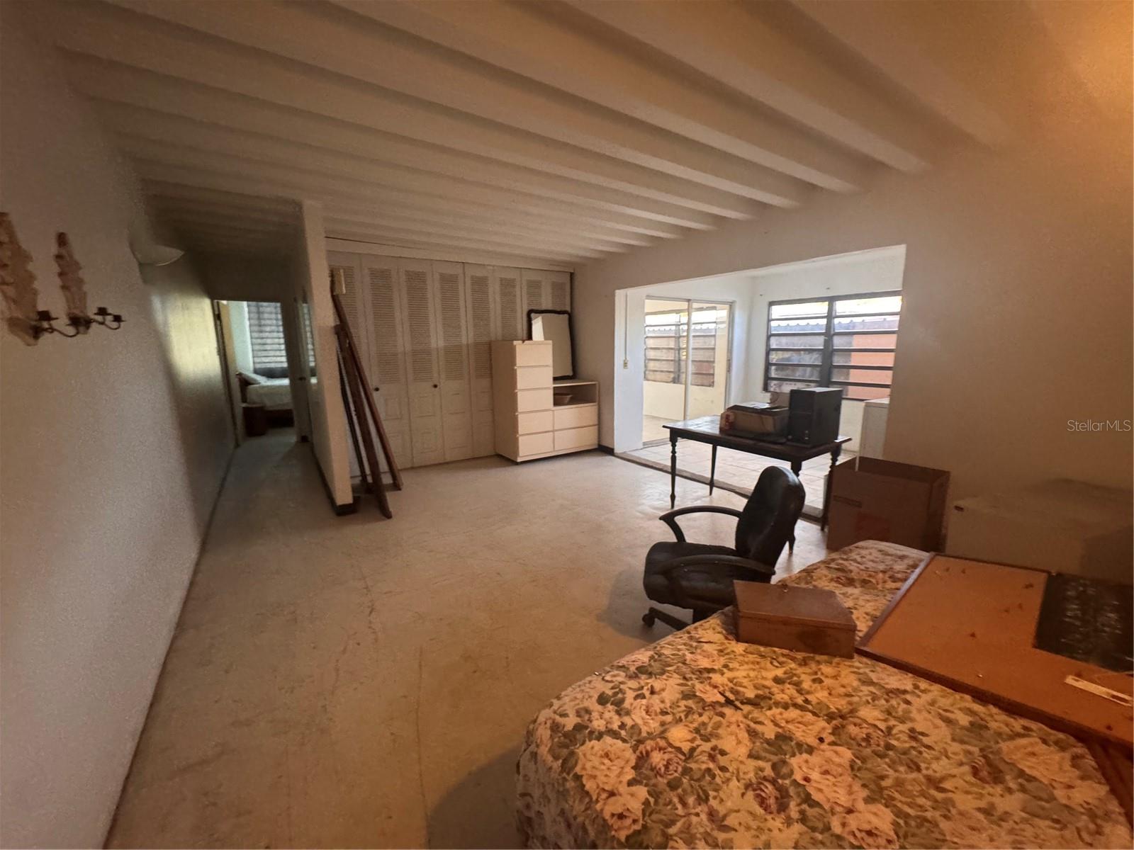 V-4 Calle 1 Reparto Valencia Property Photo 15
