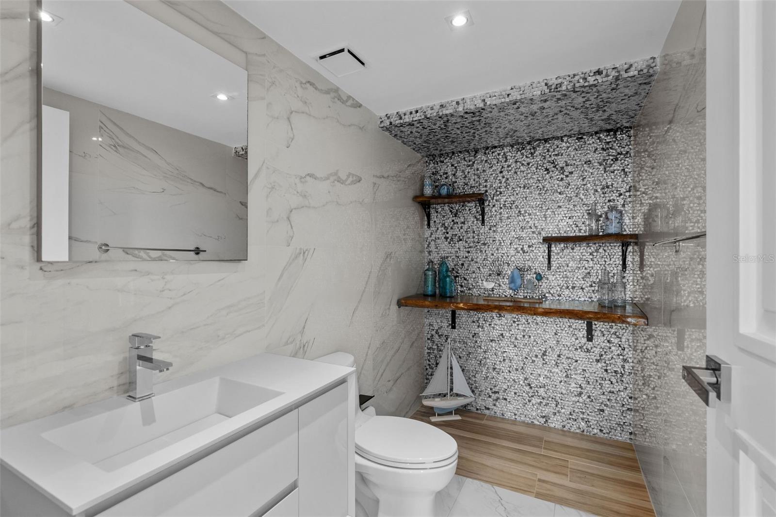 _ Roble Valley #12 / 13 Property Photo 12