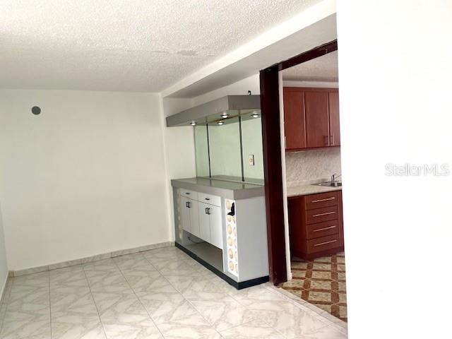 18 Marseilles #4b Property Photo 6