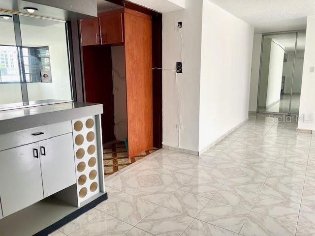 18 Marseilles #4b Property Photo 7