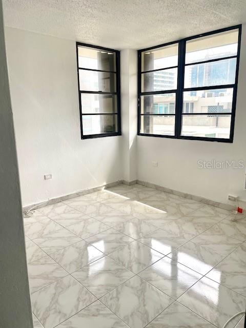 18 Marseilles #4b Property Photo 14