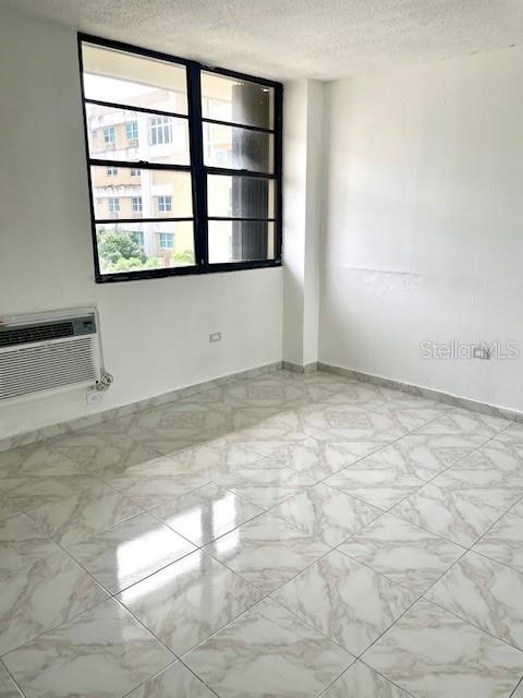18 Marseilles #4b Property Photo 18