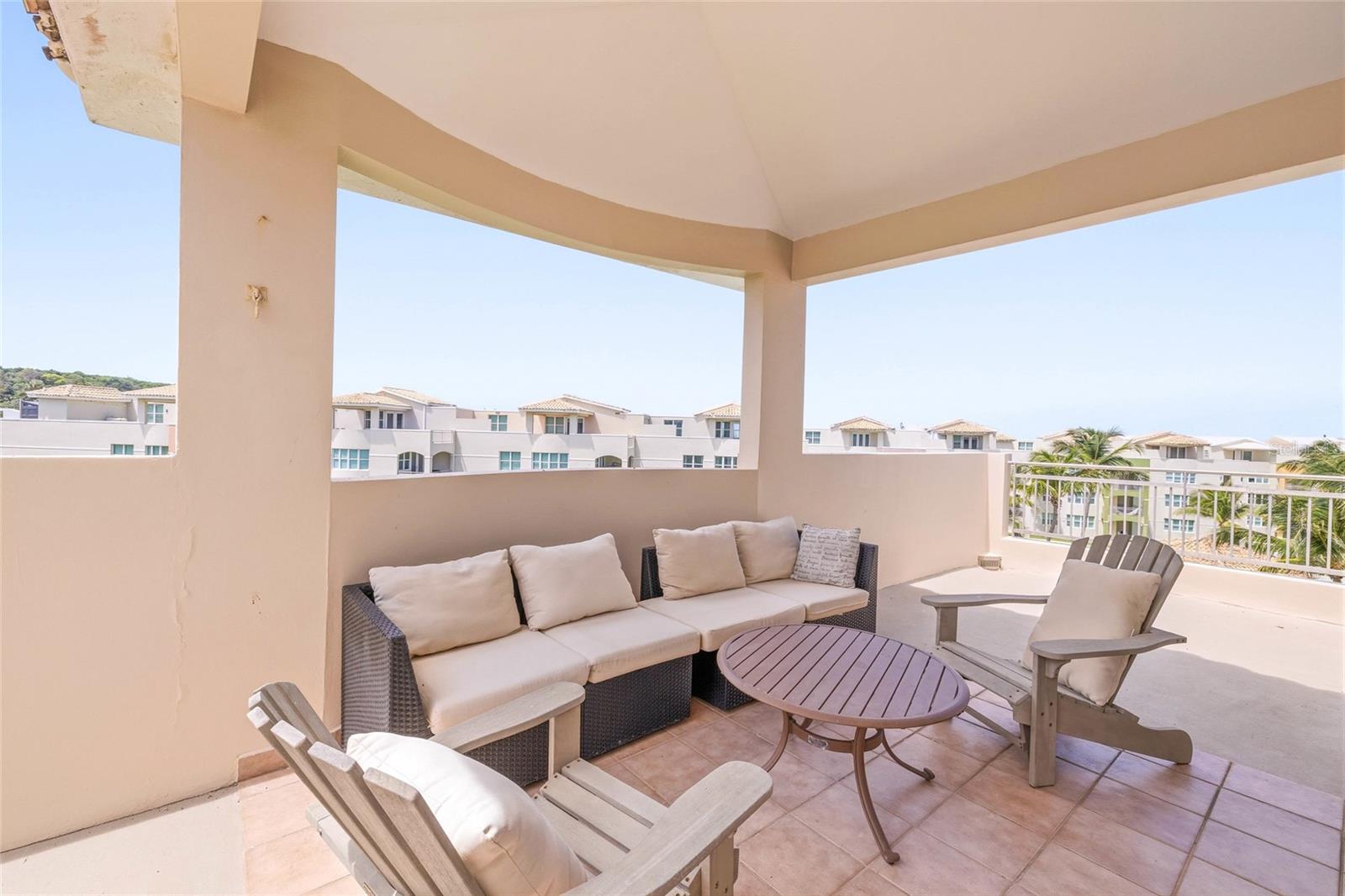 Haudimar Beach Apartments Ph #g303 Property Photo 21