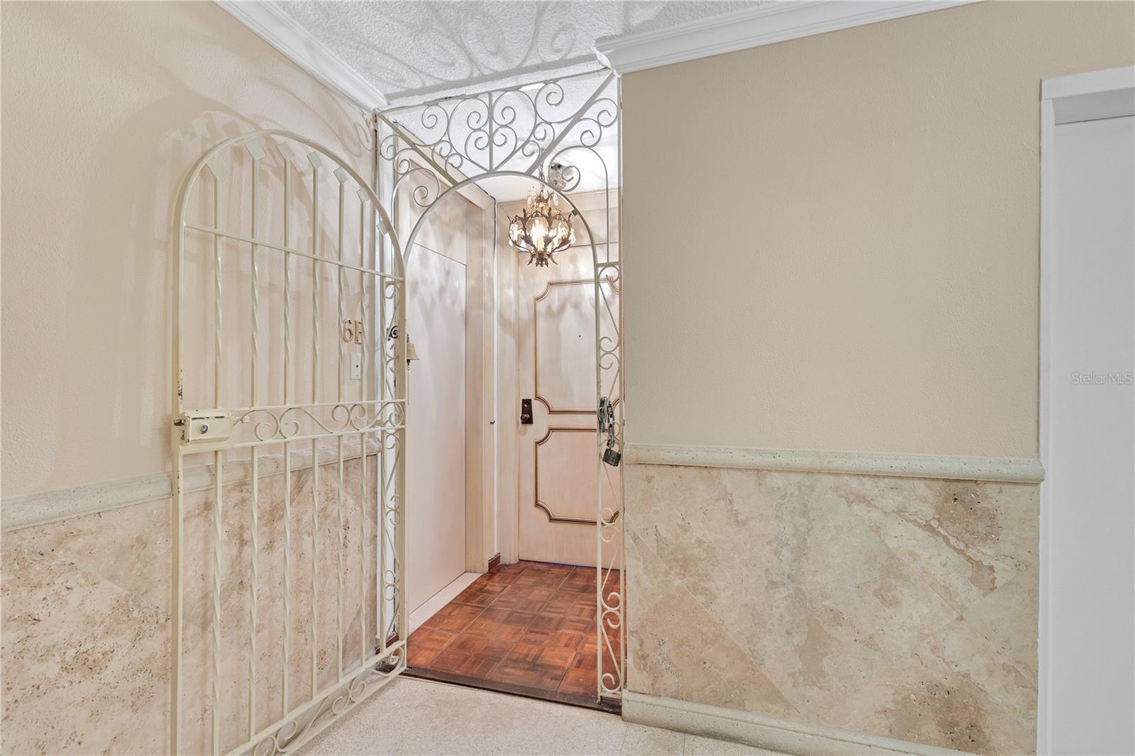 800 Ashford Avenue #6-b Property Photo 4