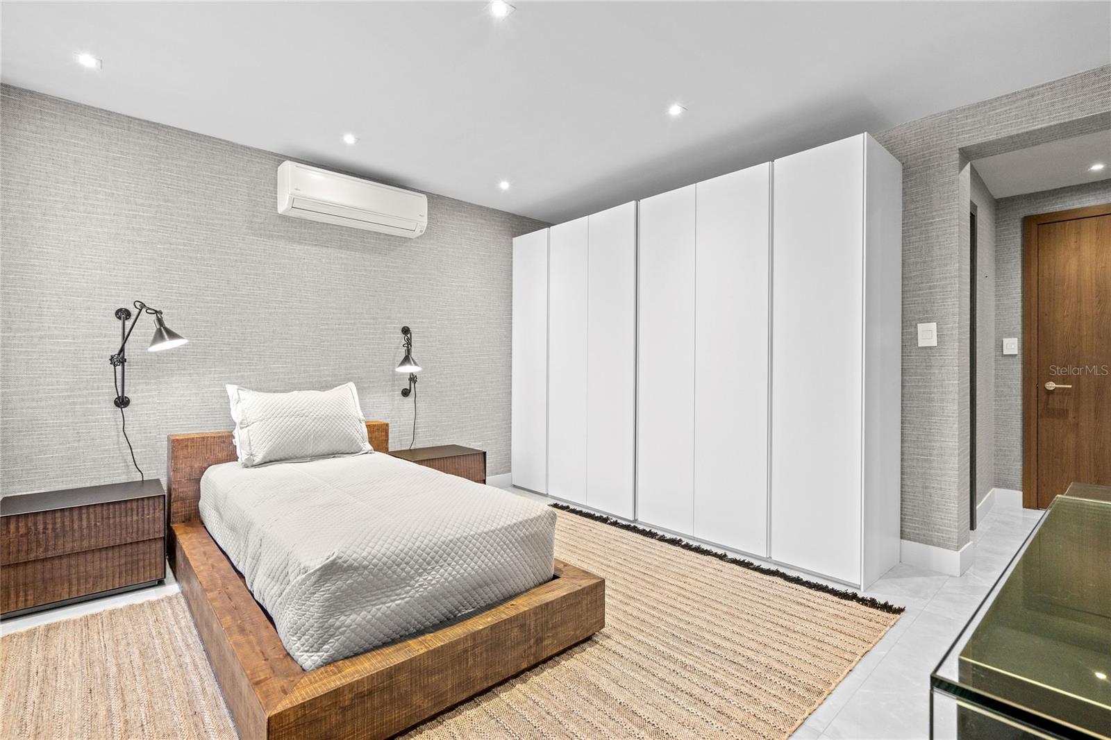 105 Ortegon Ave #ph1 Property Photo 34