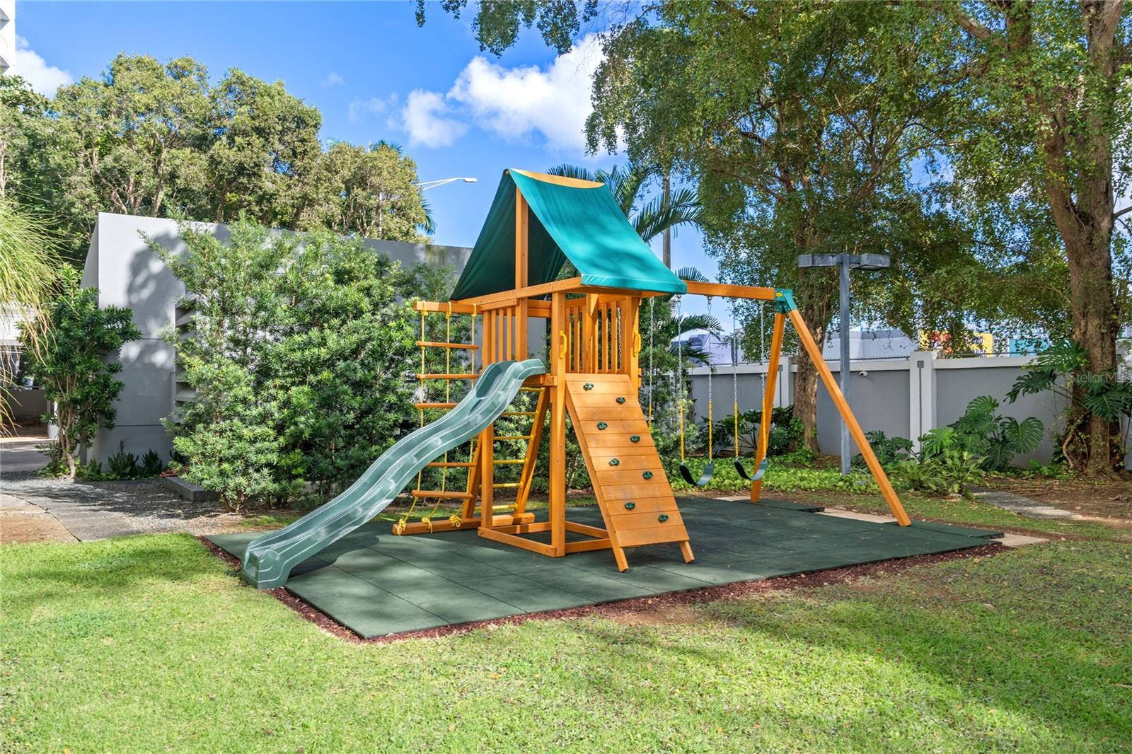 105 Ortegon Ave #ph1 Property Photo 56