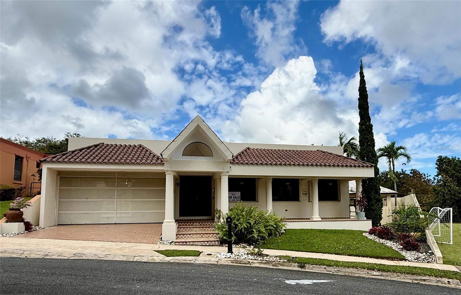 Bf16 65 Hills Mansions Property Photo 1