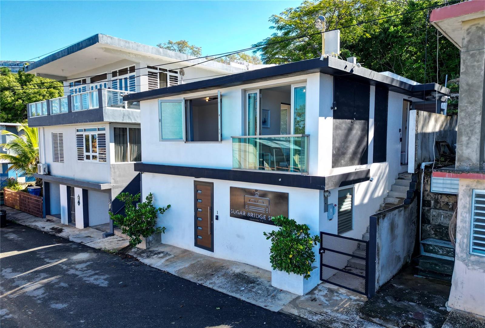 2 Bo. Borinquen Property Photo 3