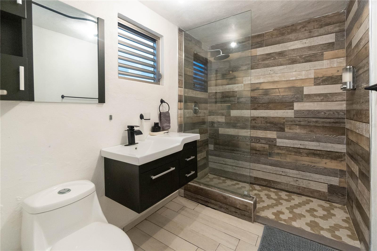 2 Bo. Borinquen Property Photo 7