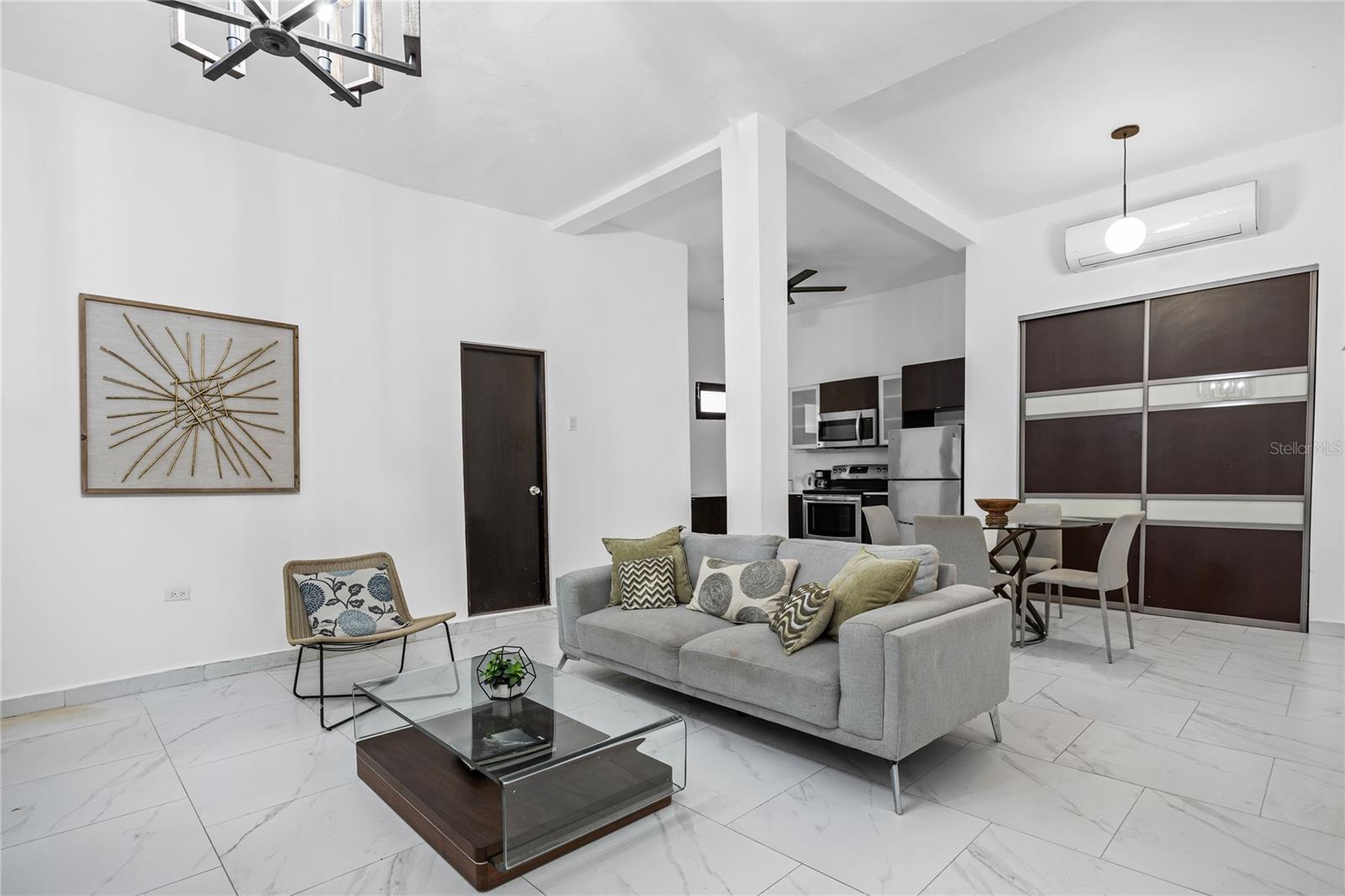152 Luna Property Photo 3