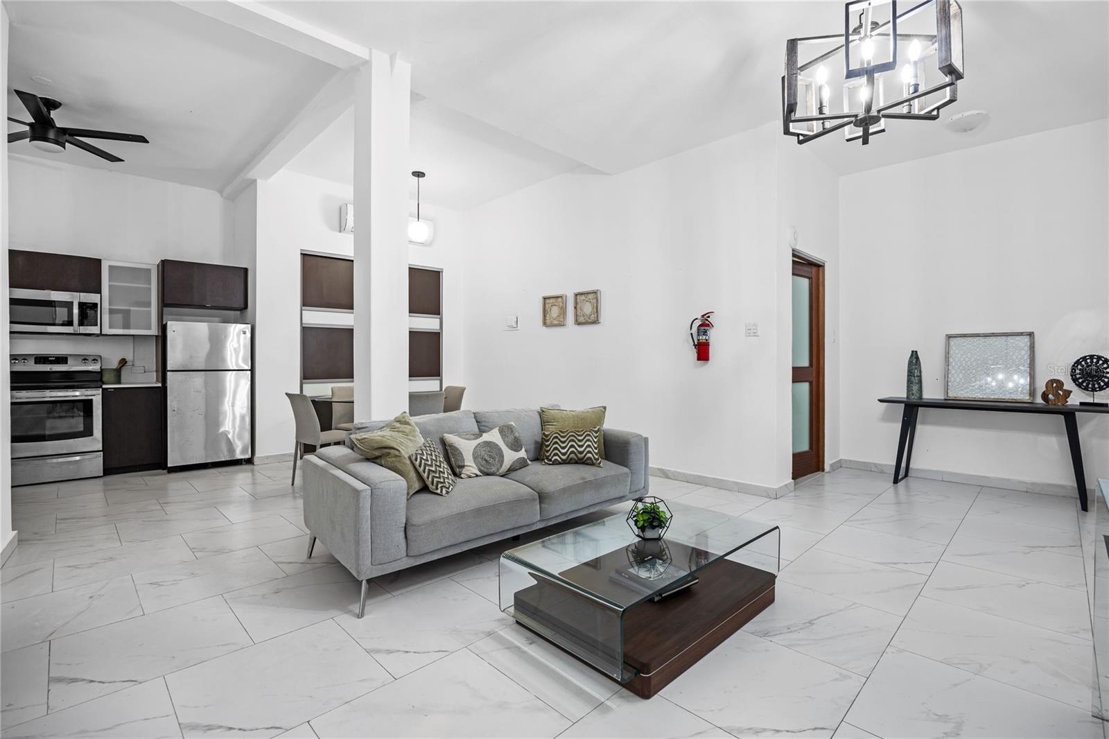 152 Luna Property Photo 4