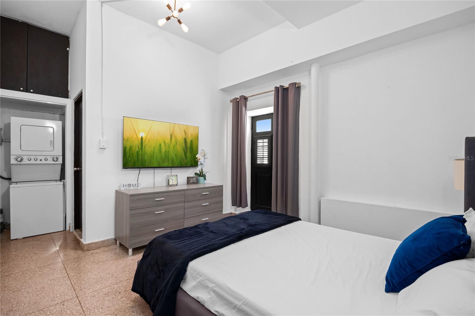 152 Luna Property Photo 18