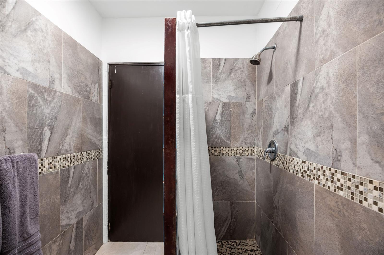 152 Luna Property Photo 22
