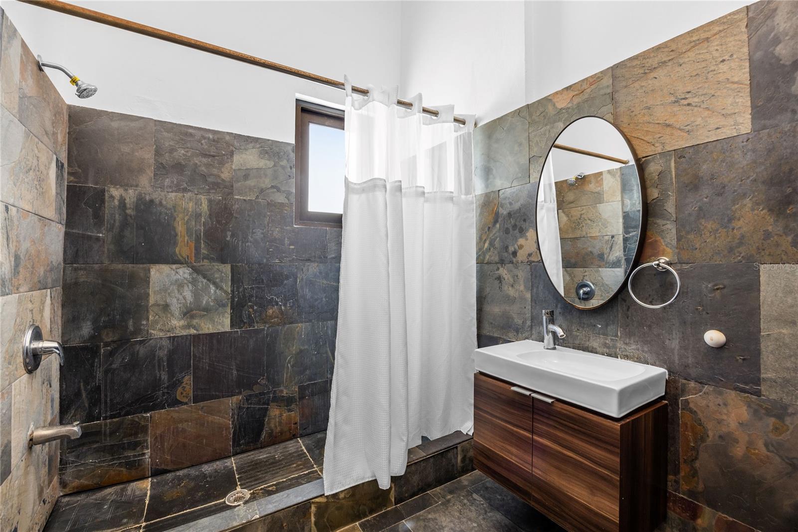 152 Luna Property Photo 36