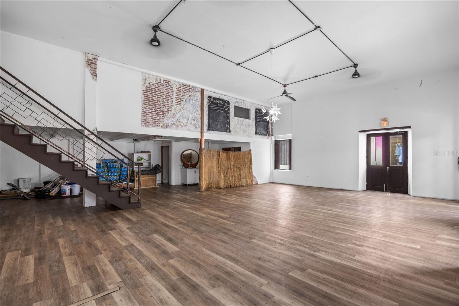 152 Luna Property Photo 41