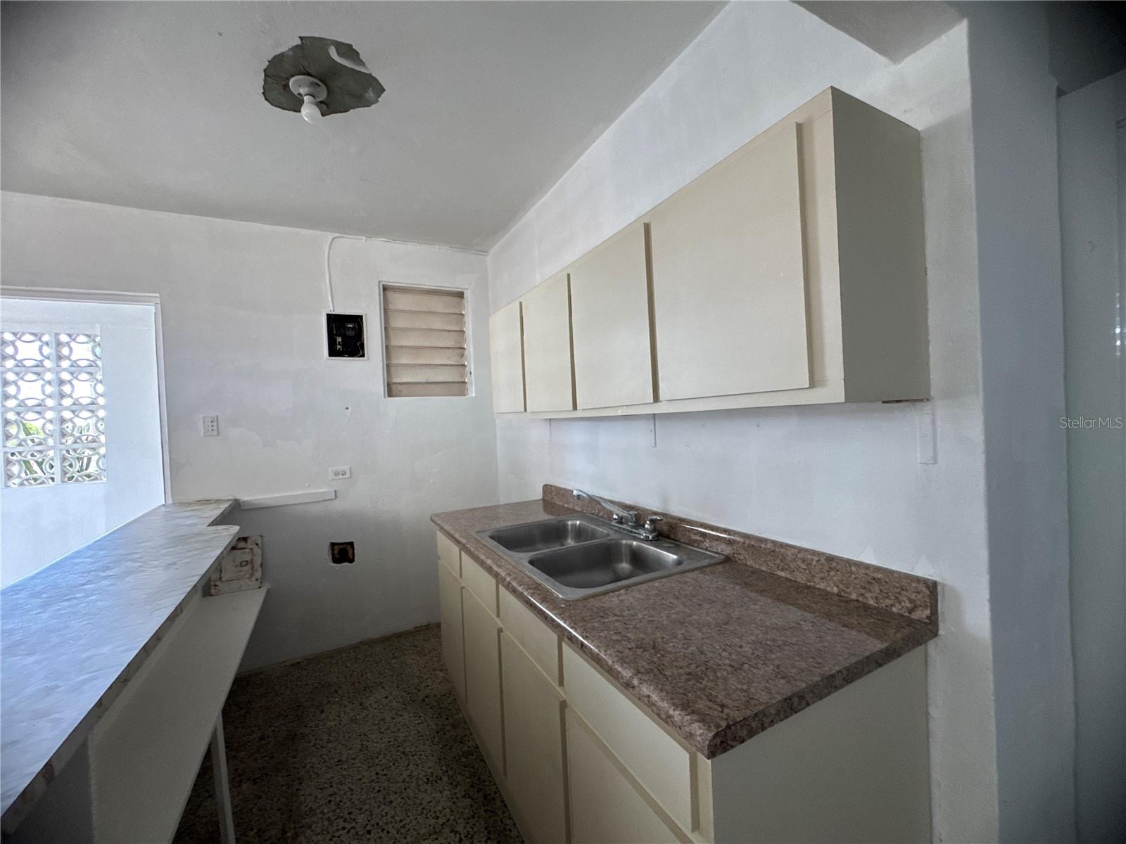 121 Calle Hermandad Interior Property Photo 9