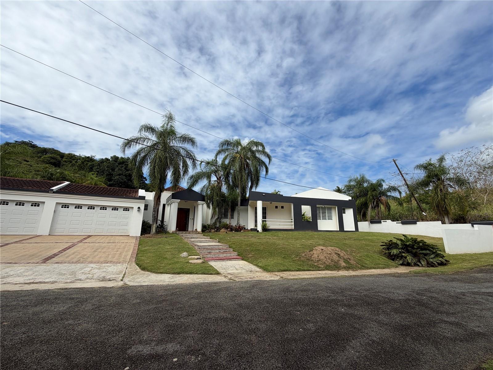 16 Trinitaria Property Photo 1