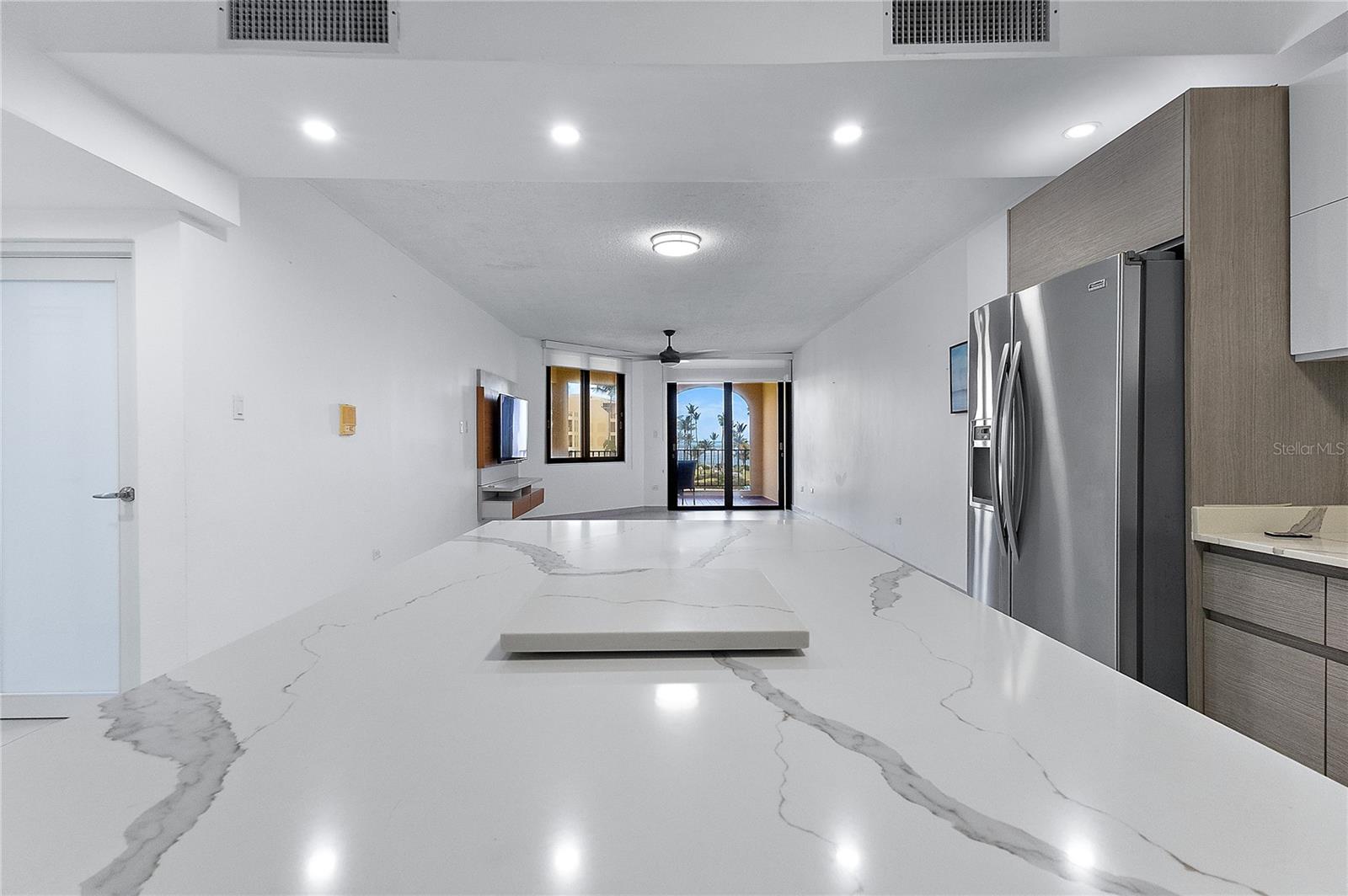 190 CANDELERO DRIVE #175