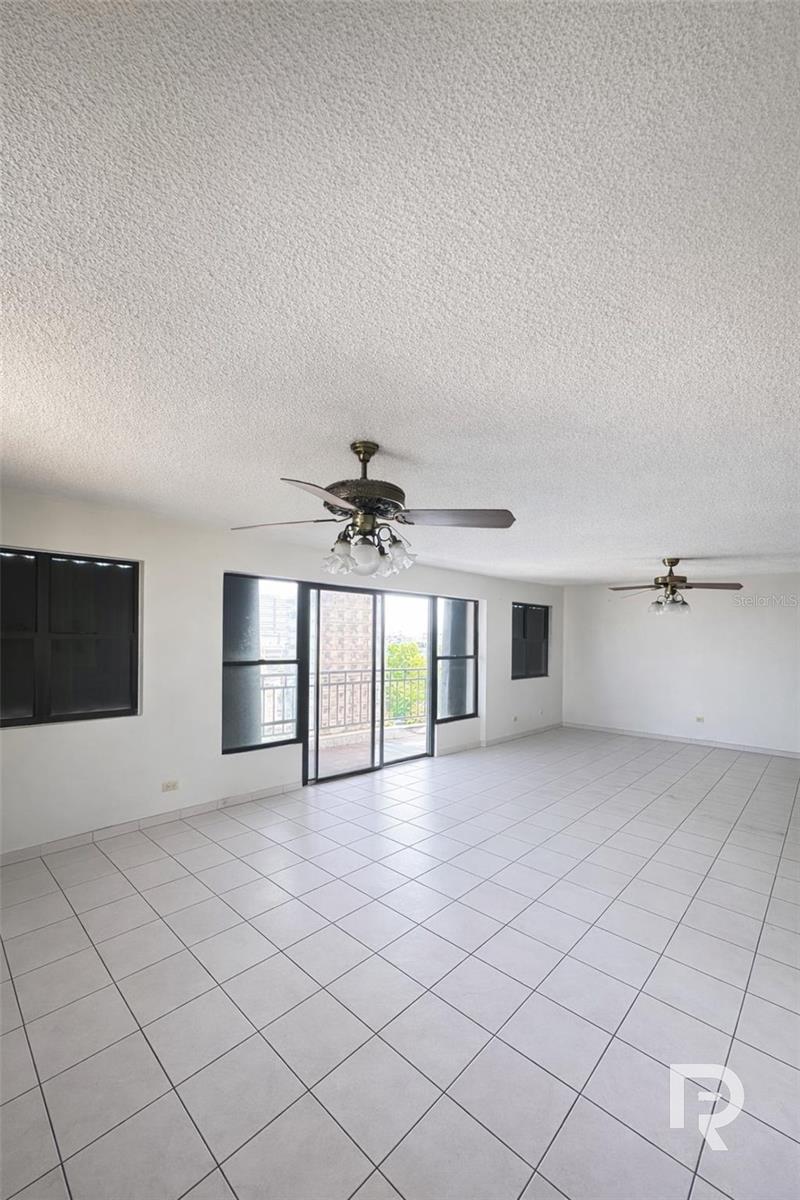 706 Roosevelt Av. Ph-9 #901n Property Photo 8