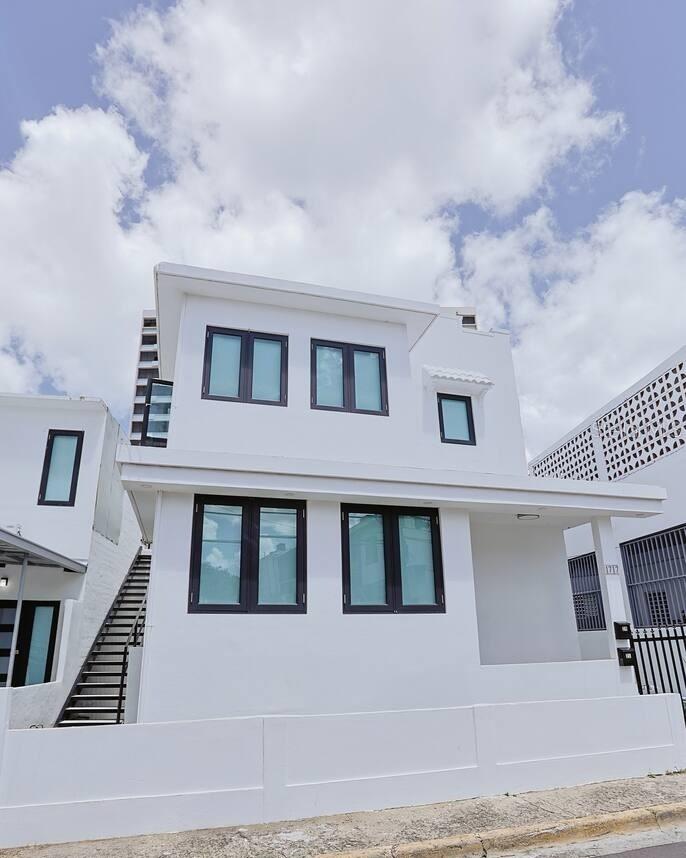 1717 Calle Colon Property Photo 1