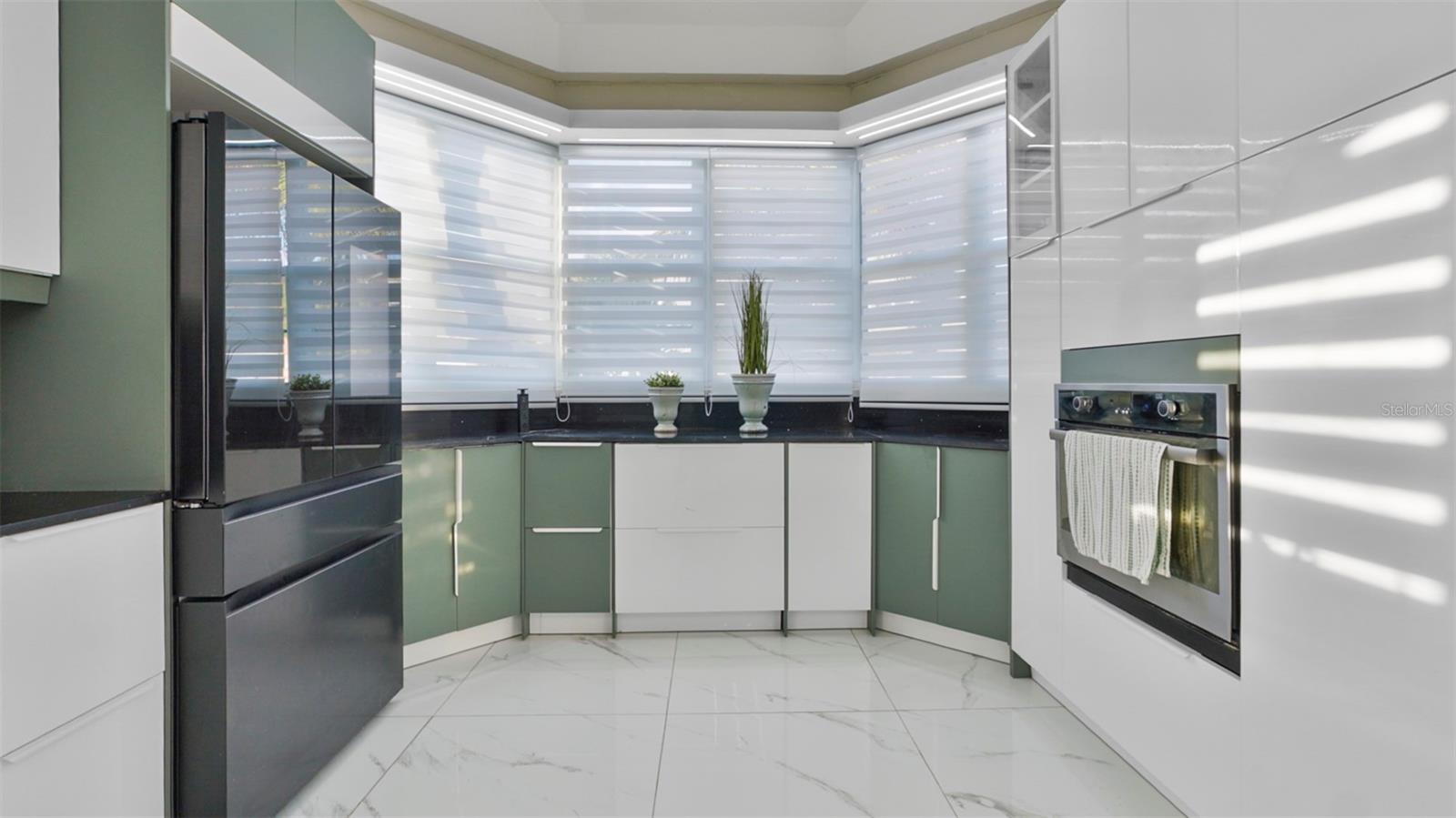 G-6 Lombardia St Property Photo 9