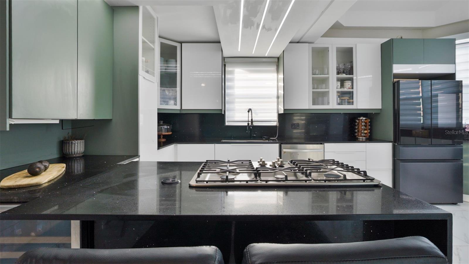 G-6 Lombardia St Property Photo 12