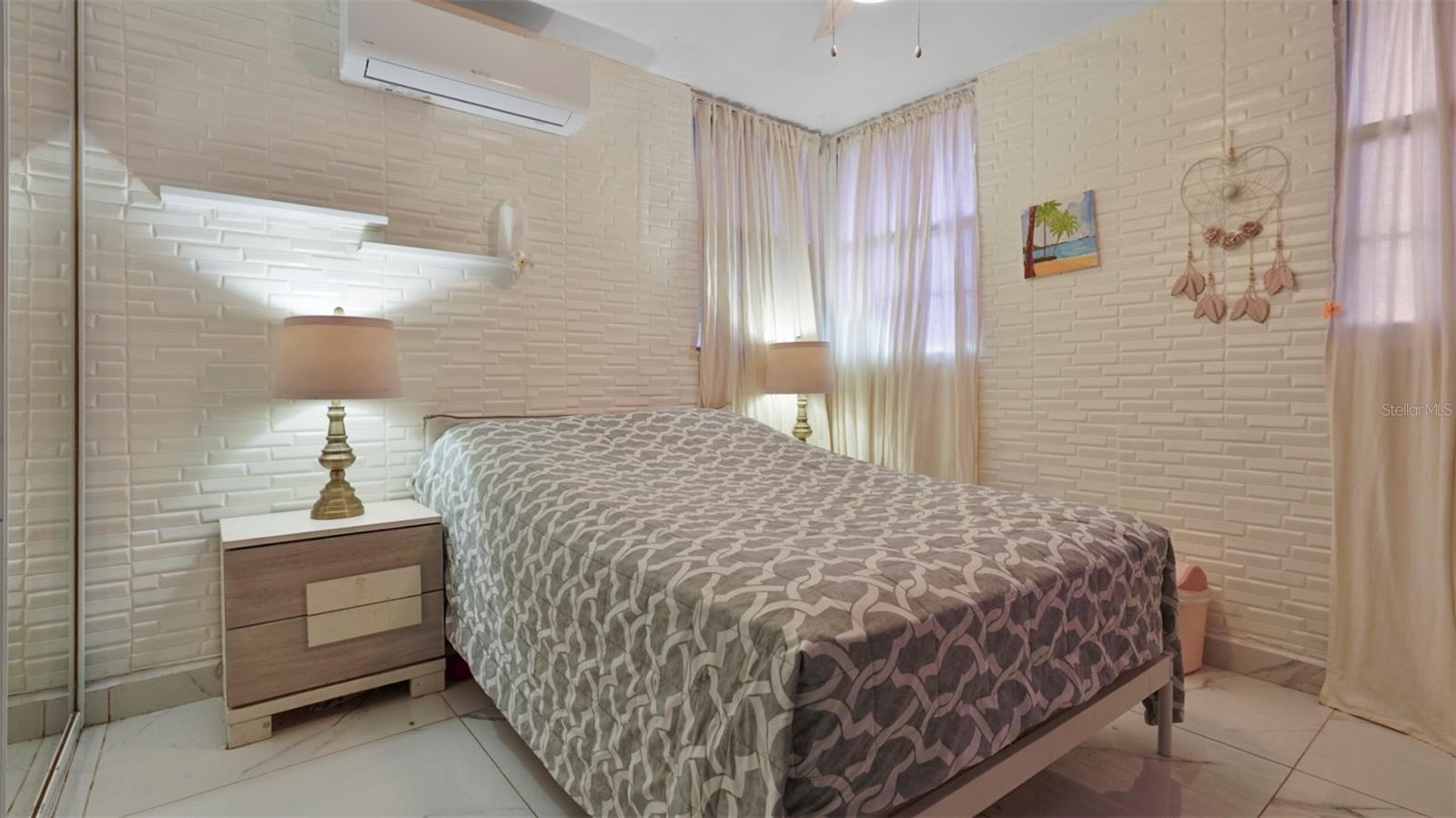 G-6 Lombardia St Property Photo 14