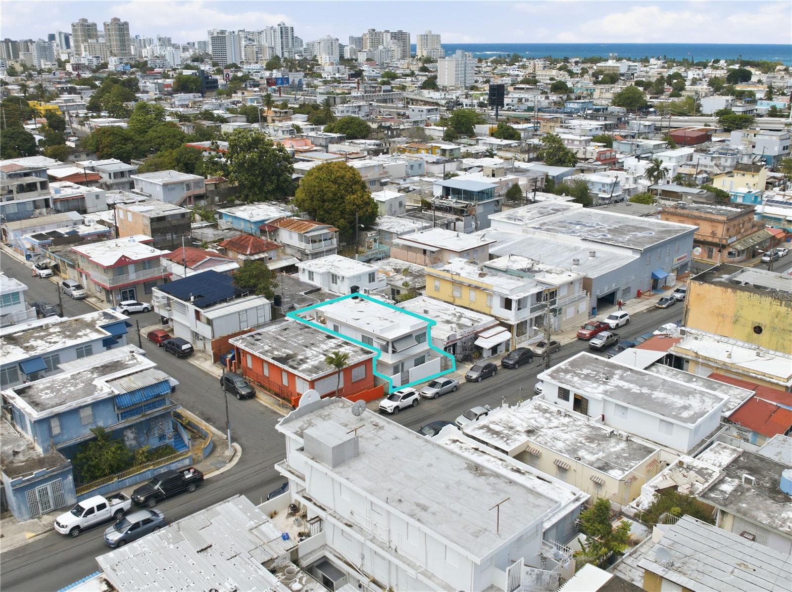 310 CALLE TAPIA
