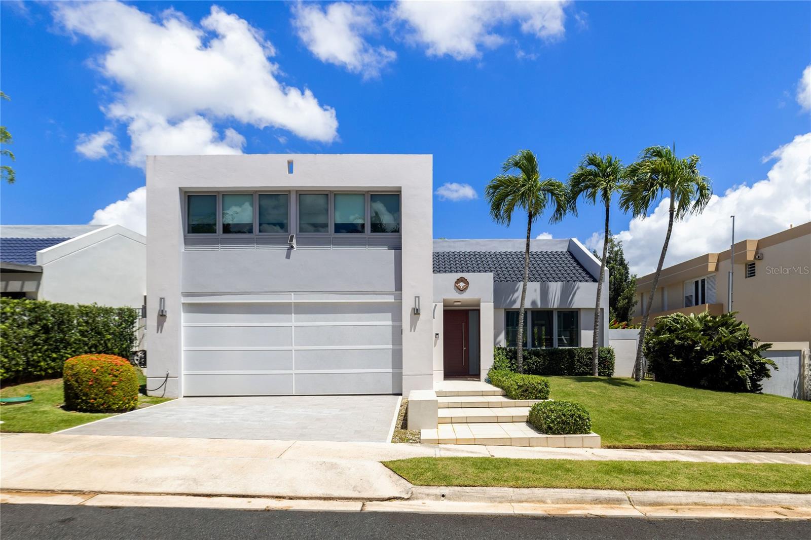 69 Roble Property Photo 1