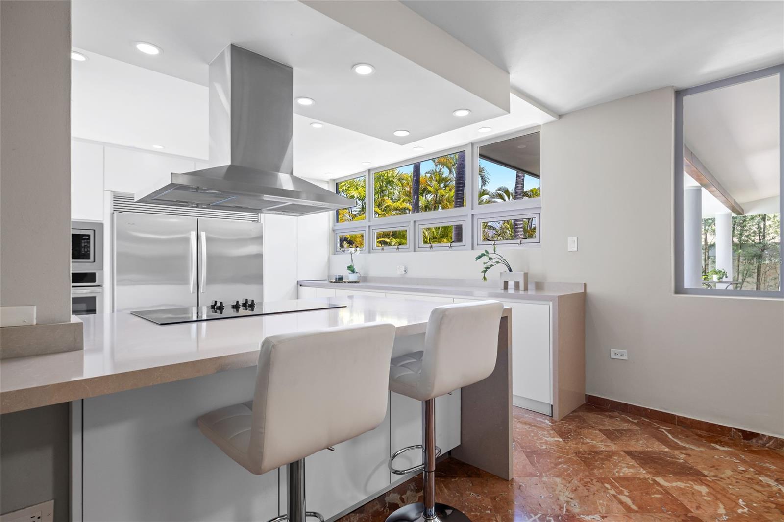 69 Roble Property Photo 3