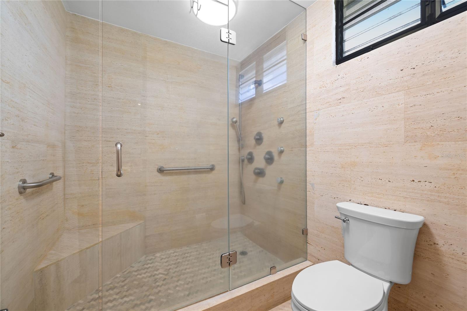 69 Roble Property Photo 10