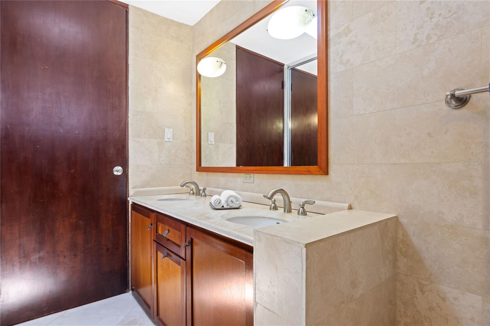 69 Roble Property Photo 12