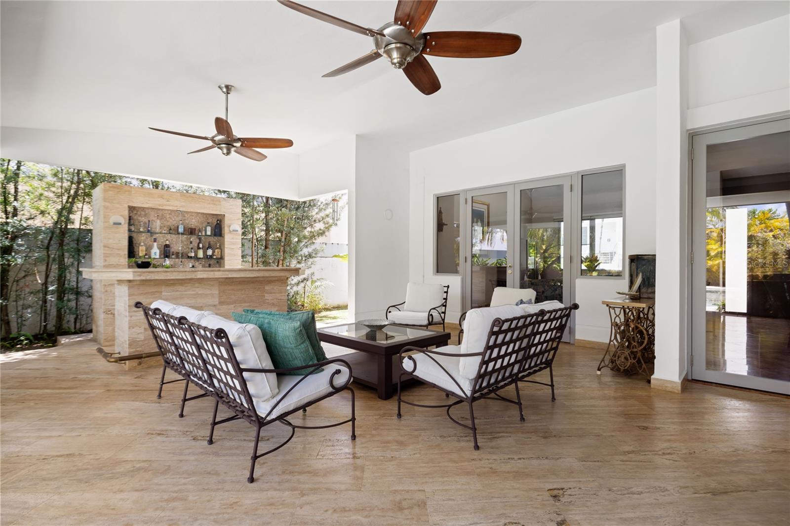 69 Roble Property Photo 13