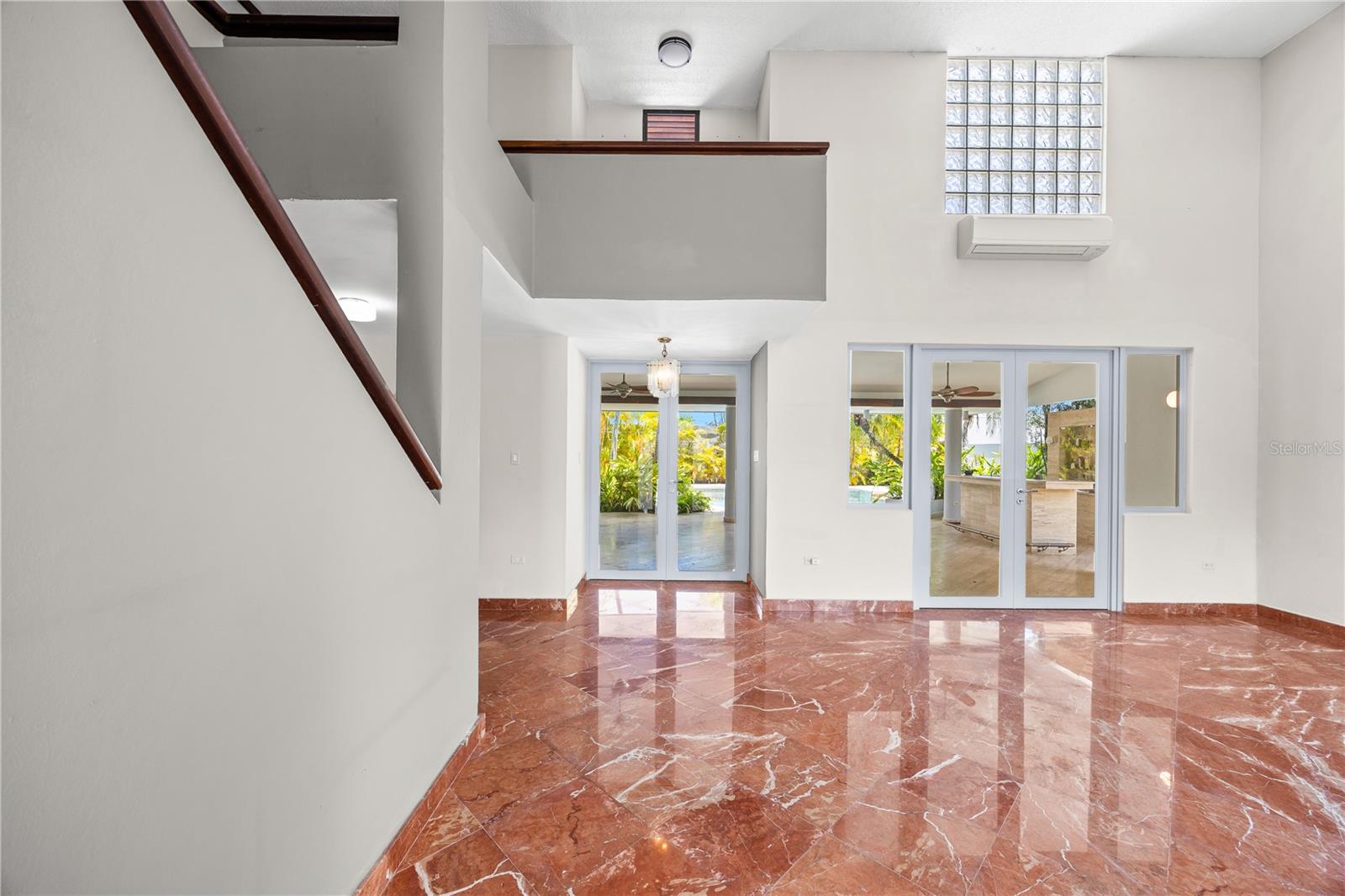 69 Roble Property Photo 19