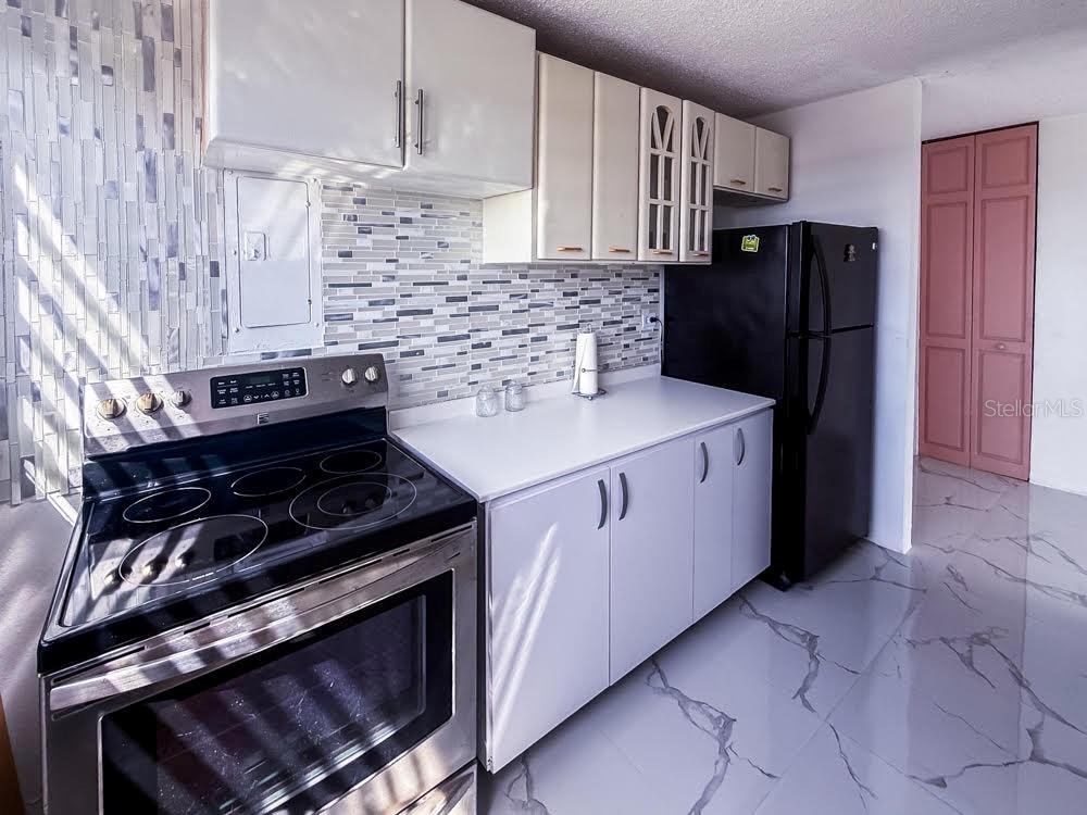 Miramar Towers 721 Hernandez St. #a Property Photo 11