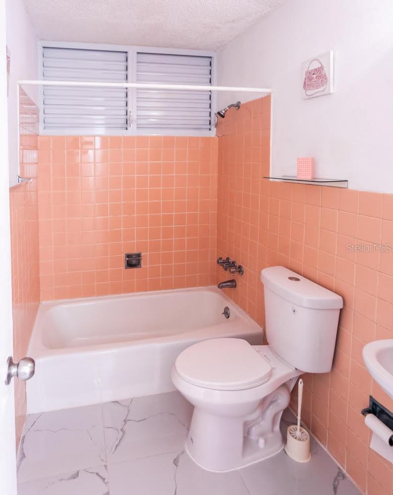 Miramar Towers 721 Hernandez St. #a Property Photo 13