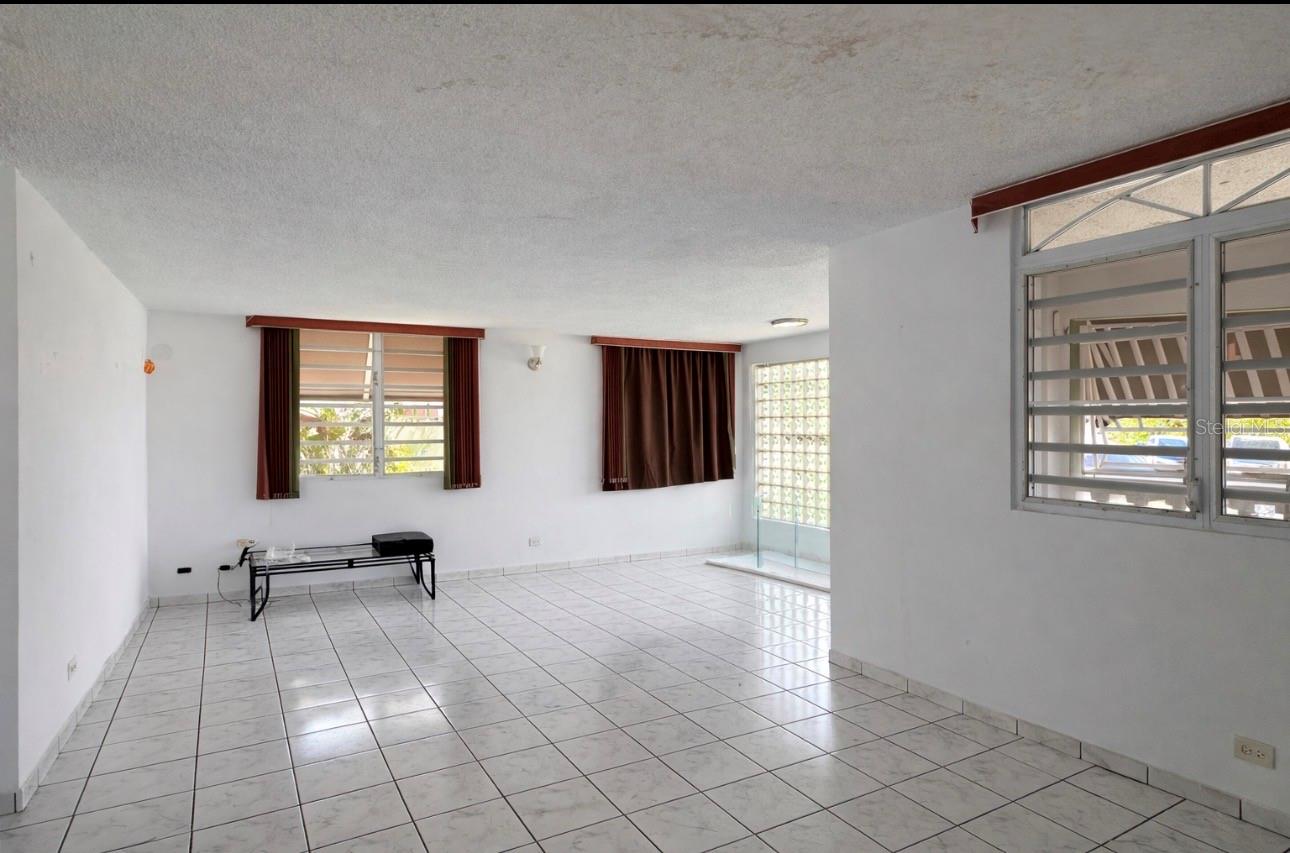 Calle 2 Las Vegas Property Photo 3