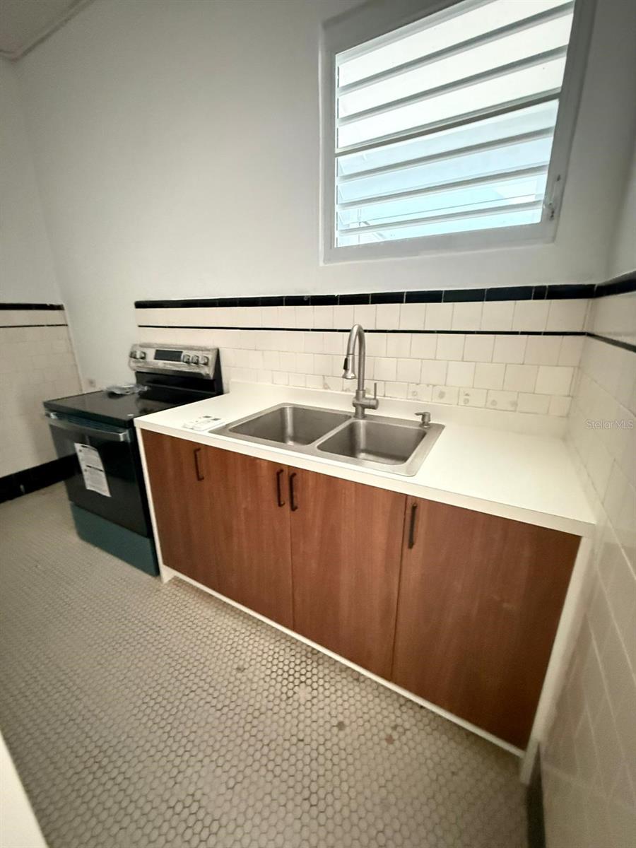 513 Barbe St #101 Property Photo 9