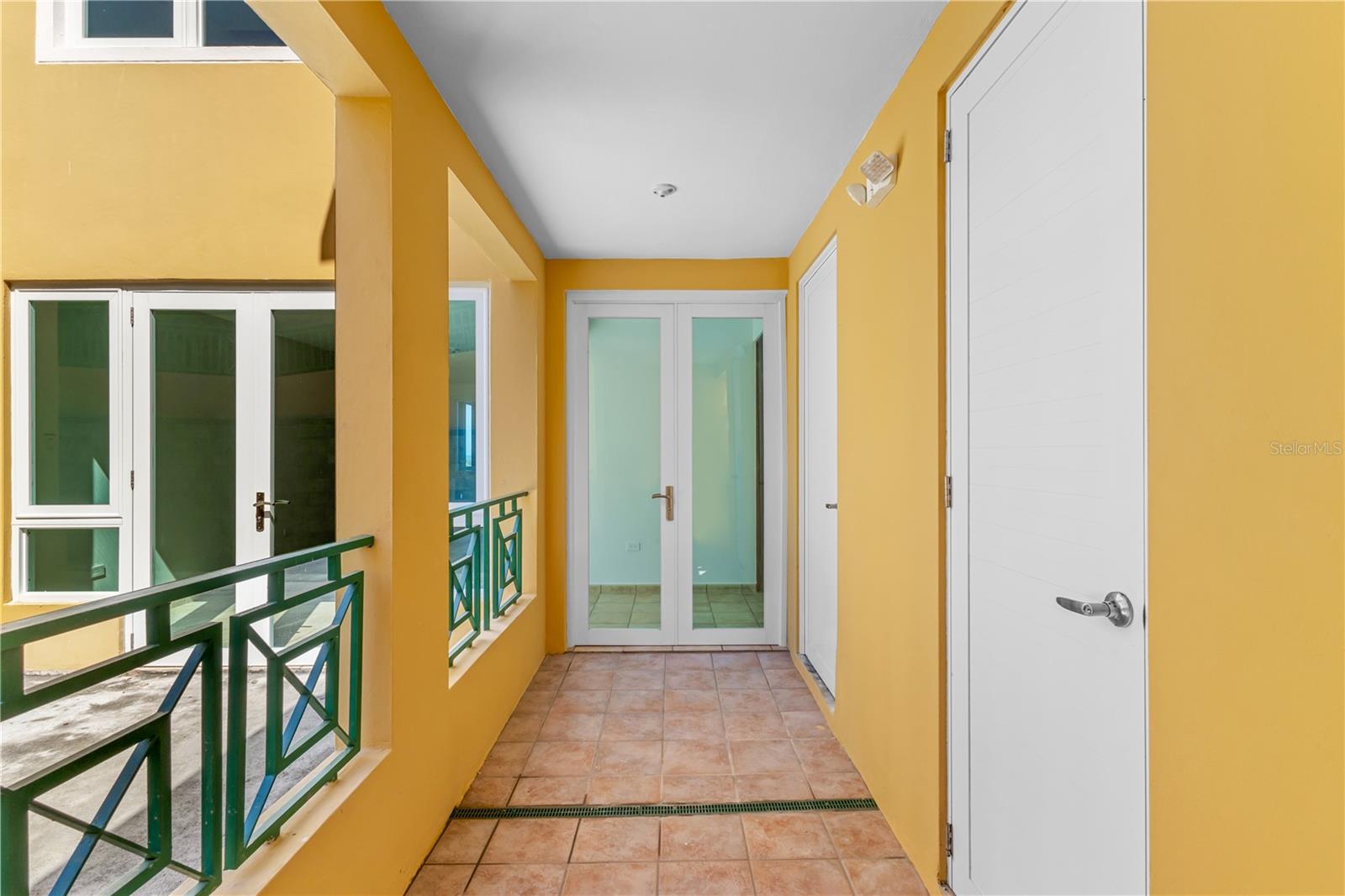 10 H #201 Property Photo 3