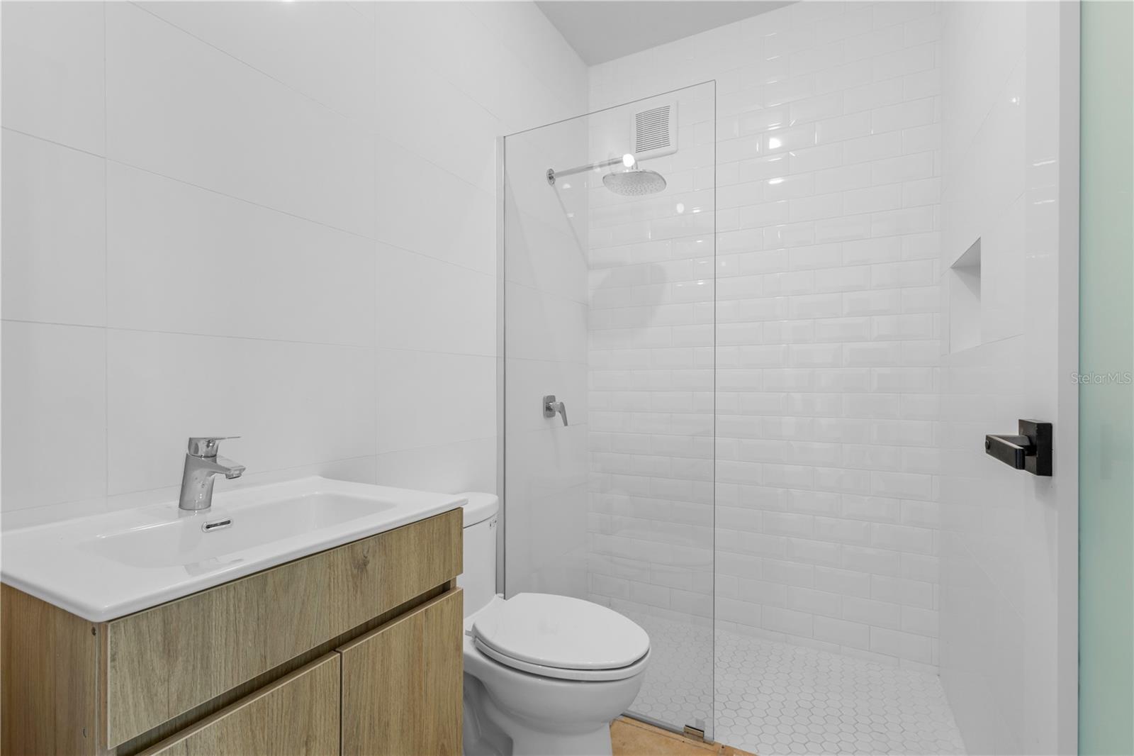 10 H #201 Property Photo 18