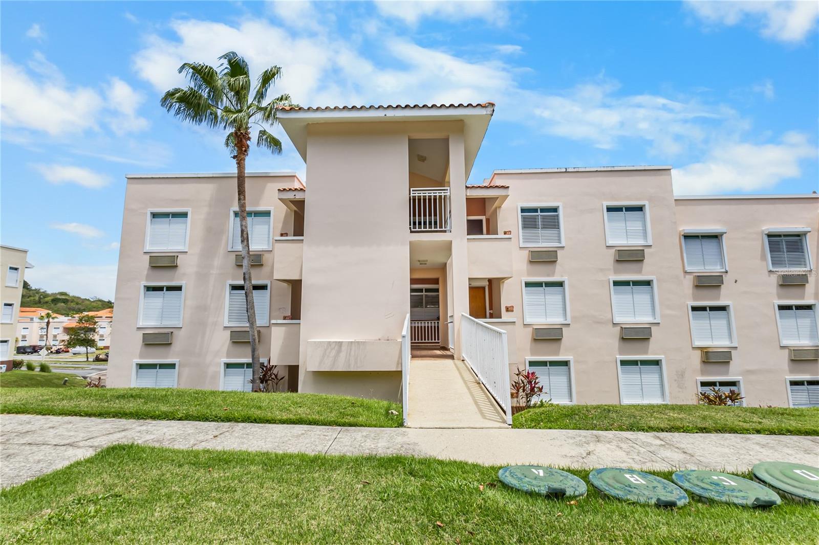 180 PALMAS DRIVE #9C